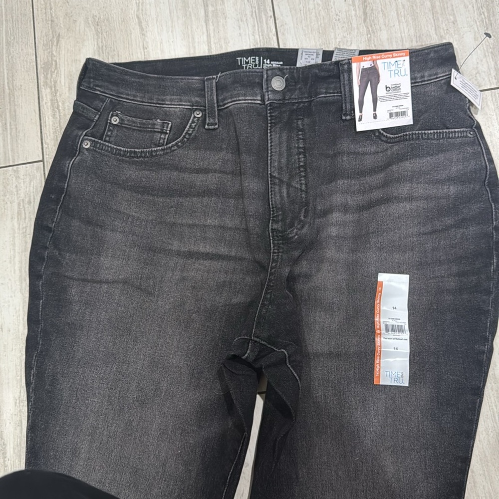 2 pants  Time And Tru High Rise Curvy Skinny Women's size 14 Black Denim Jeans - Picture 8 of 10